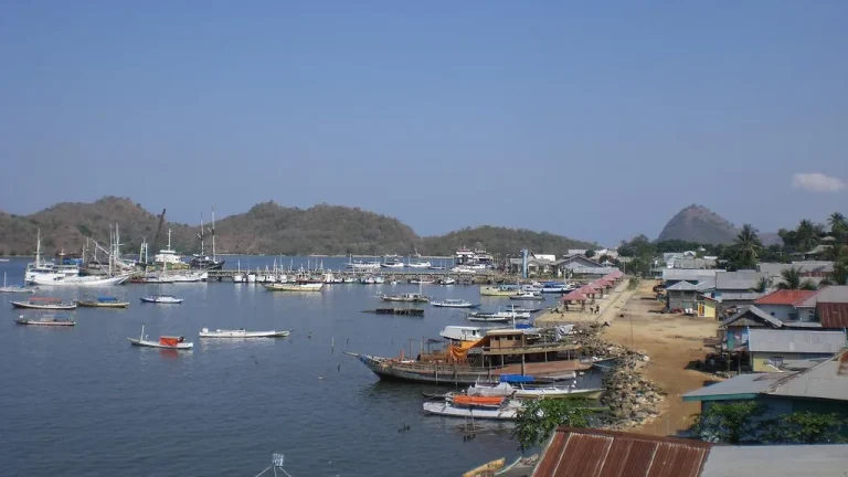 Flores Travel Scams and How to Avoid Them